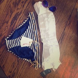 Swimsuit top & bottoms